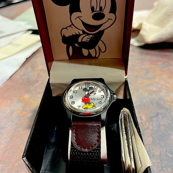 Mickey Mouse Watch - Picture 3 of 4